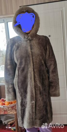 Шуба мутоновая с капюшоном 52 размер