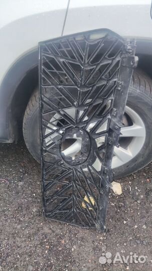 Передняя решетка радиатора LC150 5314760020