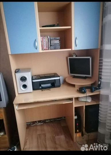 Компьютерный стол