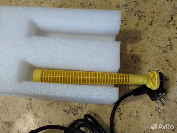 Компактный пароочиститель Polaris PSC 1712C