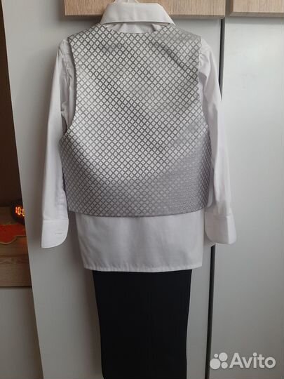 Костюм тройка