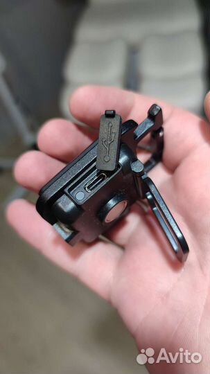 Фонарик светодиодный аккумуляторный