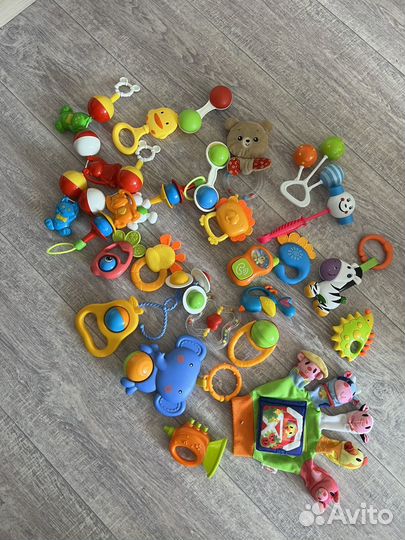 Игрушки для малыша пакетом