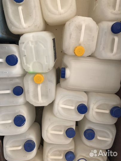 Канистра пластиковая 10 литров бу