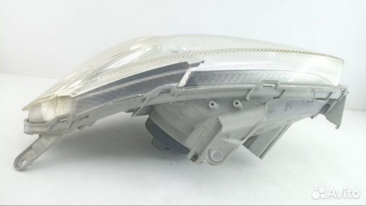 Фара левая Toyota Platz NCP12