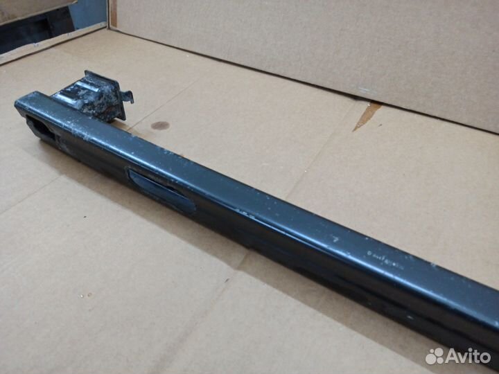 Усилитель бампера заднего Mercedes Vito W447