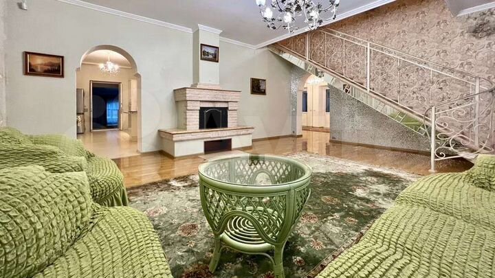 Коттедж 550 м² на участке 14 сот.