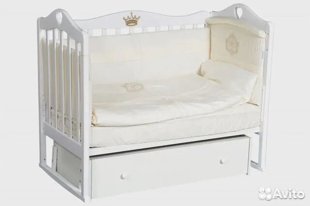 Детская кроватка из массива