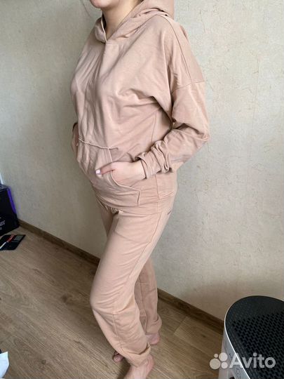 Спортивный костюм женский