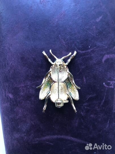 Брошь жук