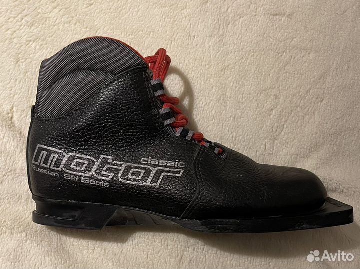 Лыжные ботинки