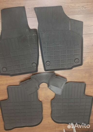 Коврики резиновый Polo liftback б/у