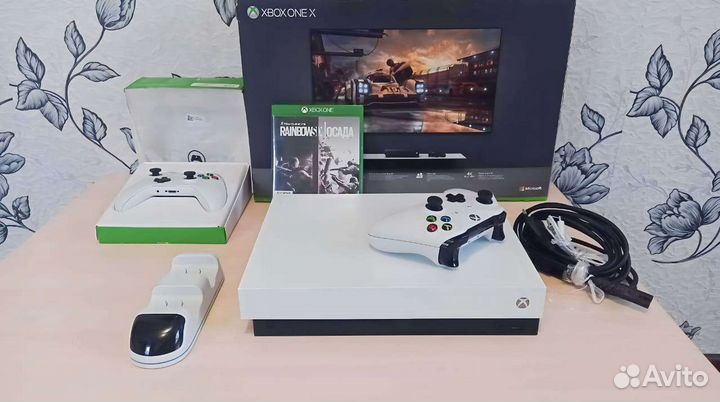 Microsoft Xbox One X 1000 гб