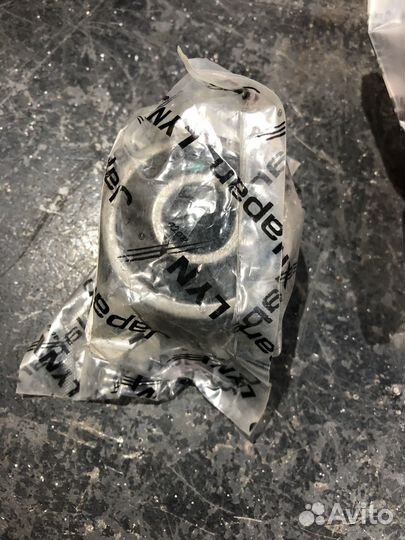 Сайлентблок и пыльник шруса Subaru Forester