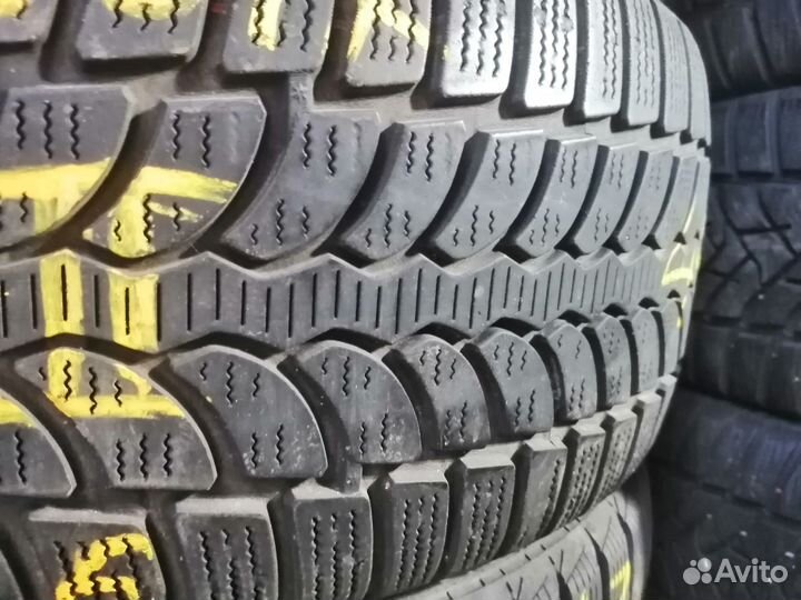 Bridgestone Blizzak LM-32 205/50 R17