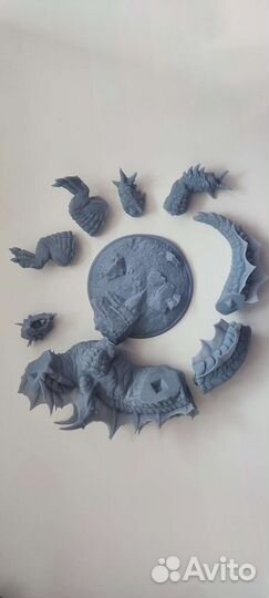 Миниатюра взрослого дракона