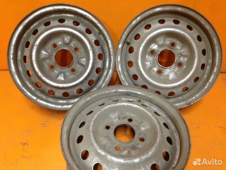 4 шт. Диски Nissan 14 4х114,3 DIA 67,1