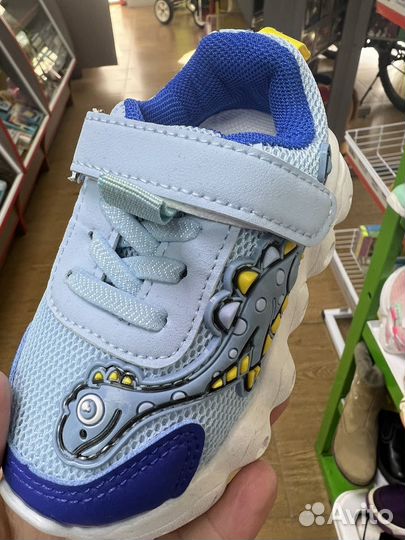 Новые детские кроссовки с подсветкой