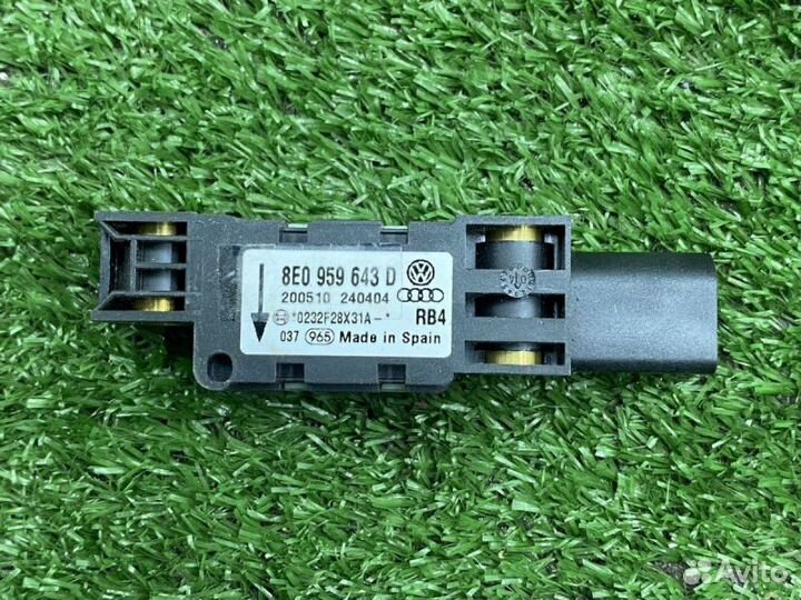 Датчик SRS VAG audi a4 b6 Боковой 2183
