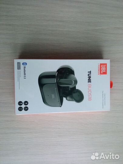 Беспроводные наушники JBL tune buds 18