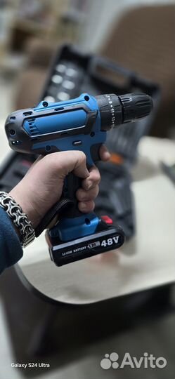 Шуруповерт 21v 2 акб + оснастка
