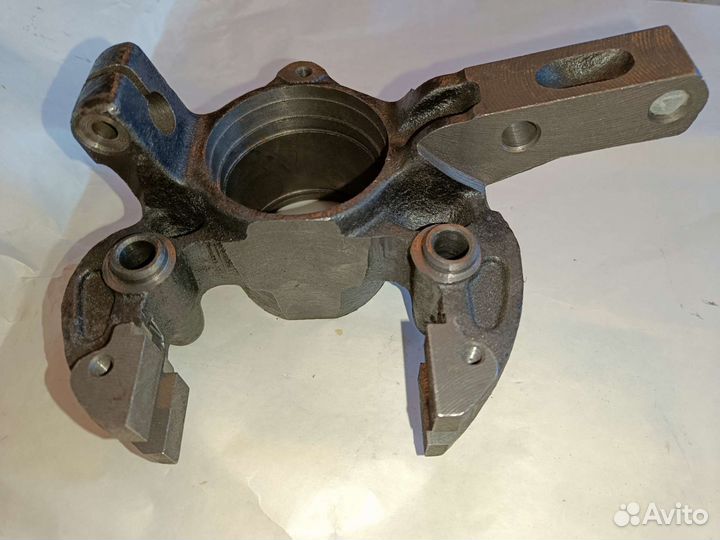 Кулак поворотный Таврия Славута