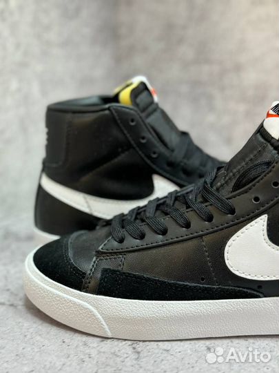 Кроссовки женские Nike Blazer Mid 77 черные