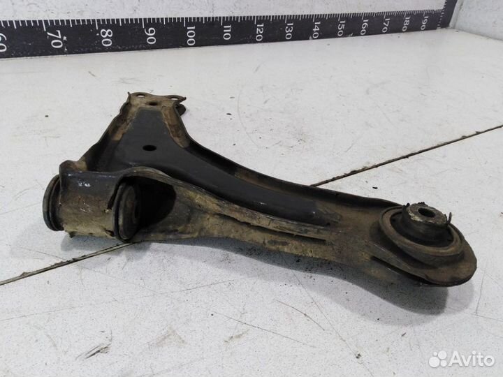 Рычаг передний левый нижний