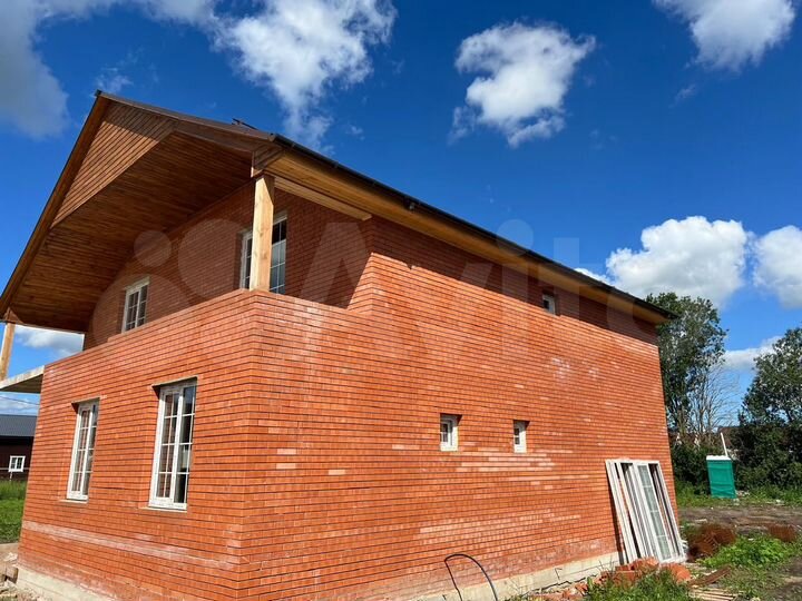 Коттедж 191,2 м² на участке 9,2 сот.