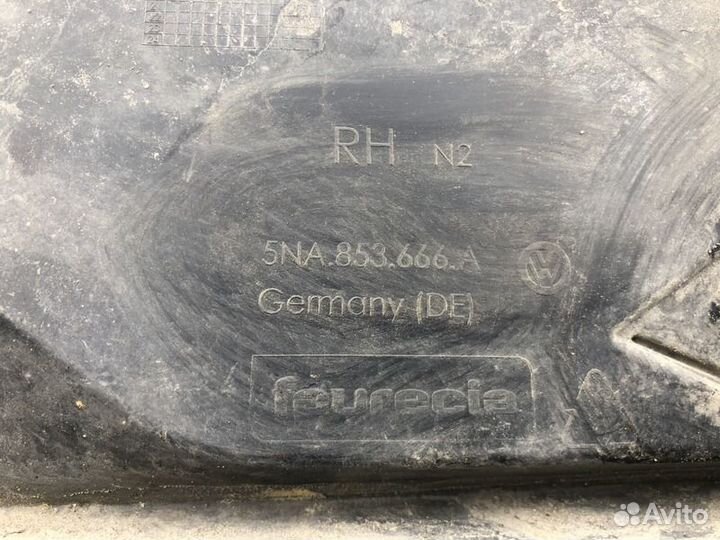 Решетка в бампер правая Volkswagen Tiguan 2007 201