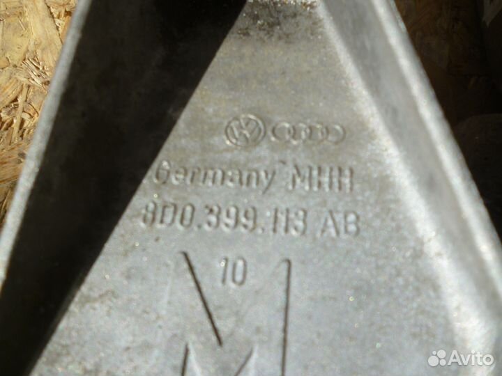 Кронштейн опоры левый коробки фольксваген ауди