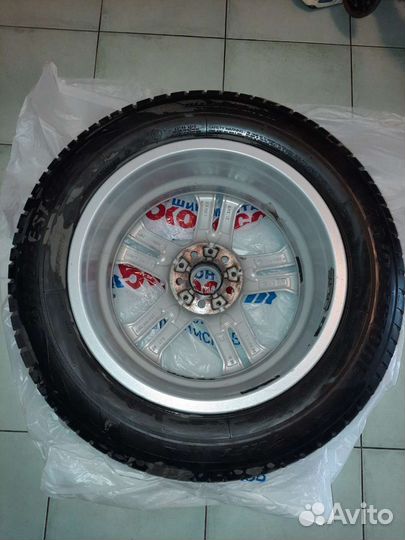Bridgestone Blizzak RFT 225/60 R18
