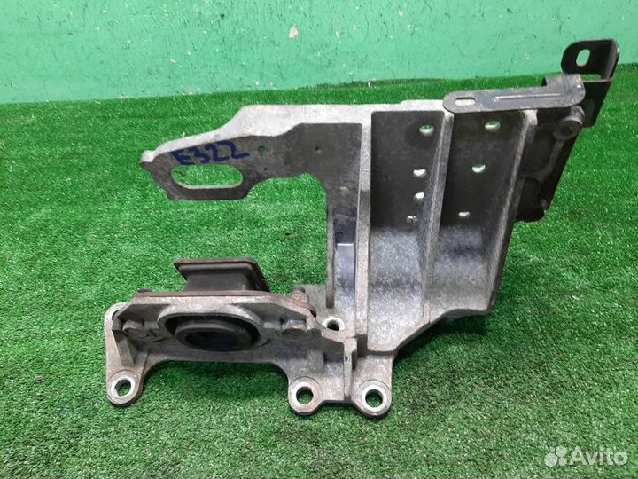 Кронштейн опоры кпп Nissan Qashqai J10 2008