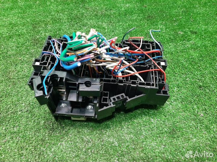 Блок предохранителей моторный Subaru Legacy/ Outb