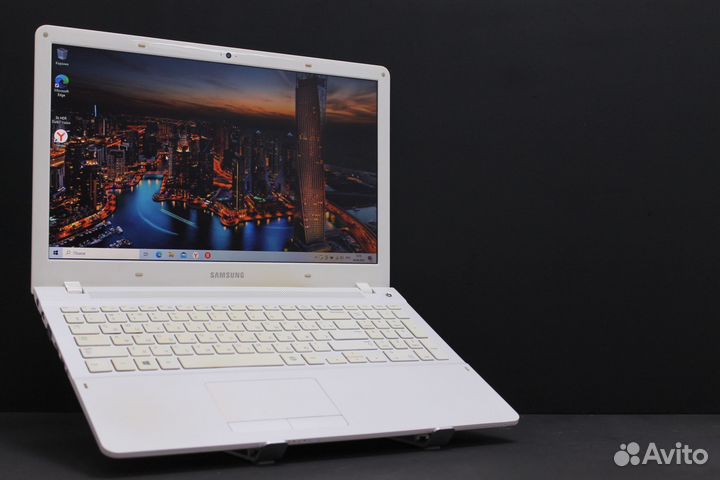 Ноутбук Samsung NP450R5E