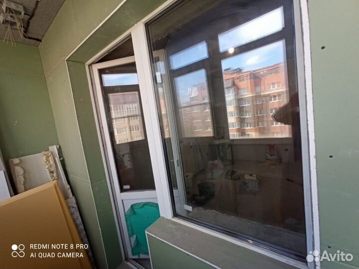 Балконная дверь с окном