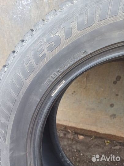 Bridgestone Ice Cruiser 7000 235/65 R17