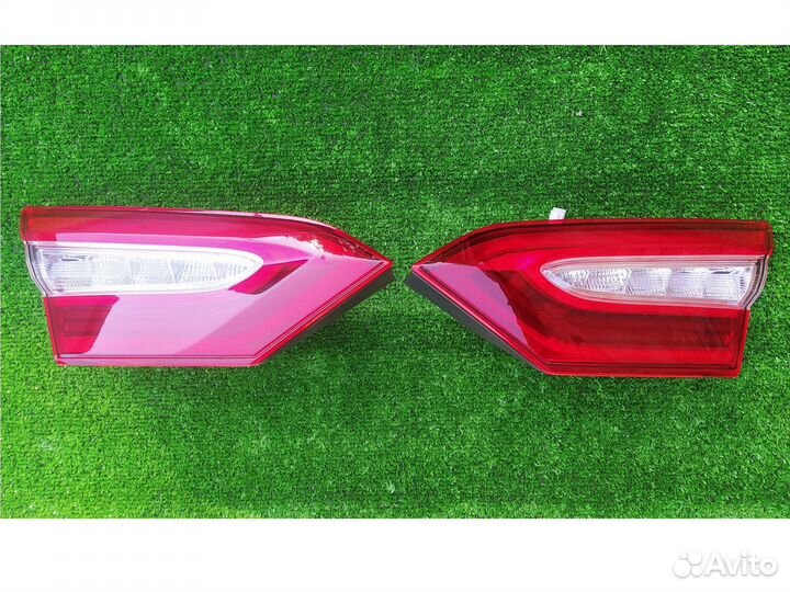 Фонари в крышку багажника Toyota Camry 70