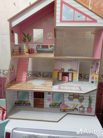Кукольный домик с мебелью