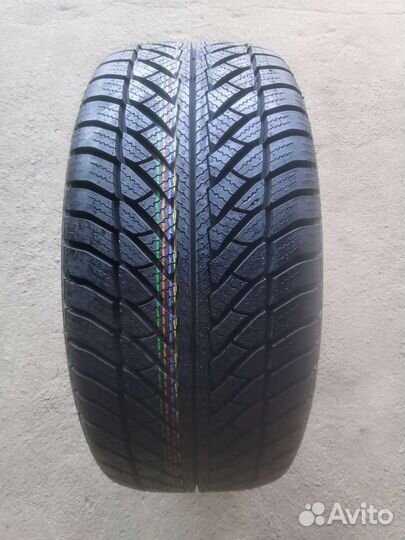 Goodyear UltraGrip 8 Performance 245/45 R18 100V