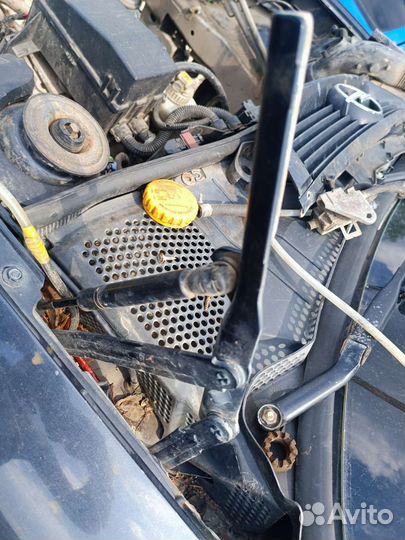 Петля капота Опель Вектра б