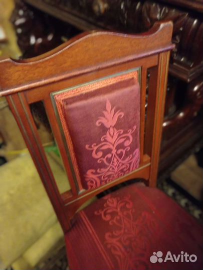 Антикварные стулья в отличном состоянии