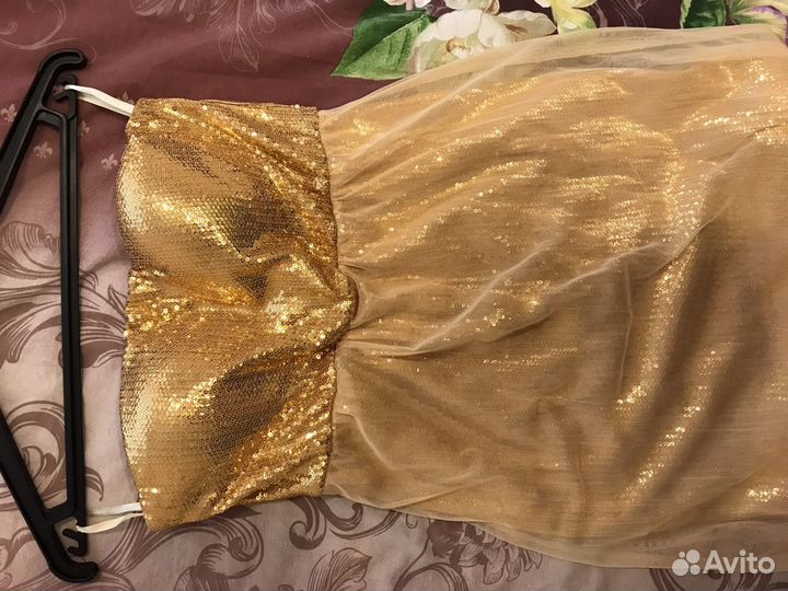 Платье золотое 42