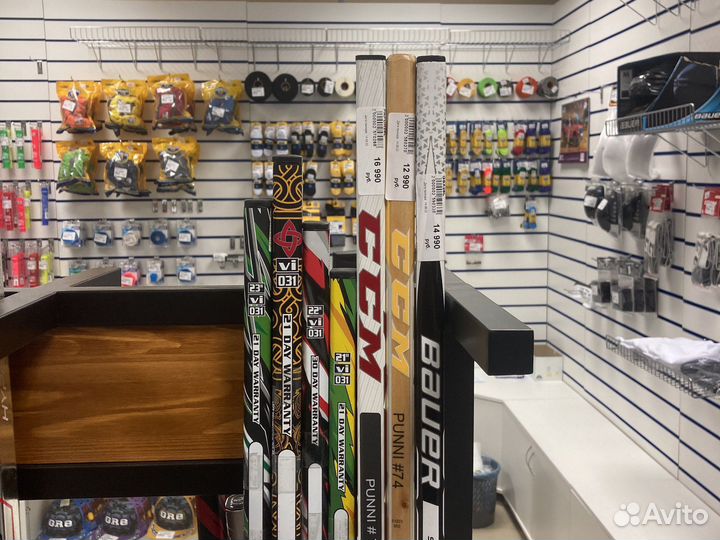 Вратарская хоккейная клюшка