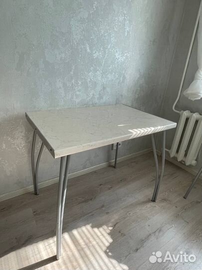 Кухонный стол