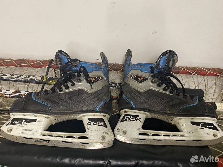 Коньки хоккейные CCM Vector 10