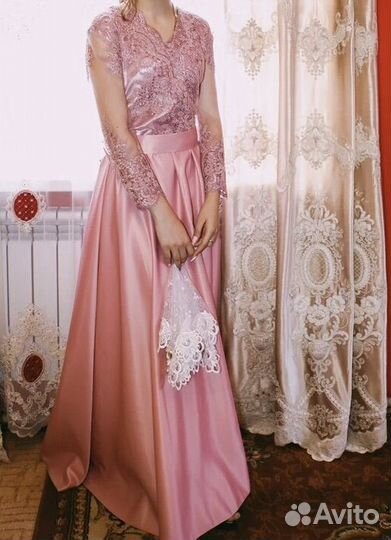 Вечернее платье