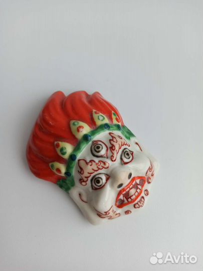 Старая маска. Фарфор. Монголия