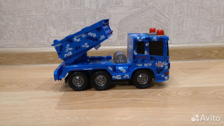 Игрушка Global Bros Боевая машина