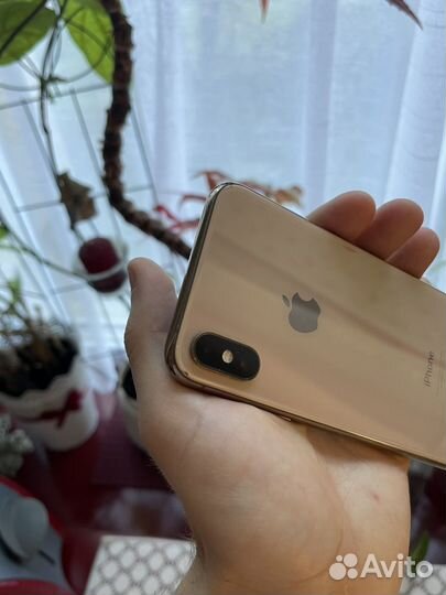 iPhone Xs, 64 ГБ